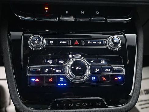 Used 2022 Lincoln Corsair AWD w/ Premium Package image 13