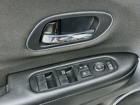 Used 2022 Honda HR-V EX image 15