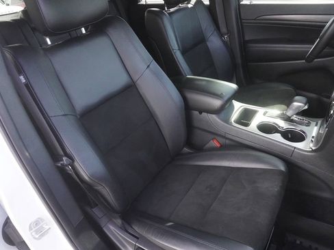 Used 2019 Jeep Grand Cherokee Altitude image 24