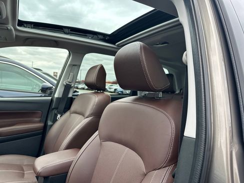 Used 2017 Subaru Forester 2.5i Touring AWD/4WD image 11