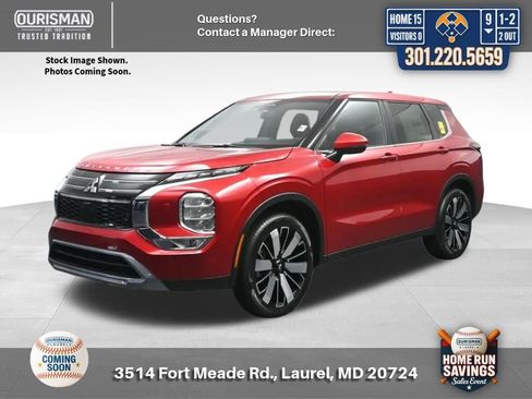 Used 2025 Mitsubishi Outlander SE image 1