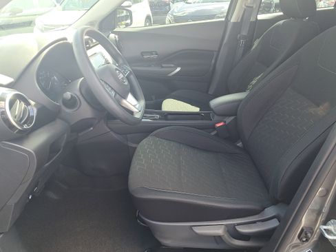 Certified 2023 Nissan Kicks SV image 18