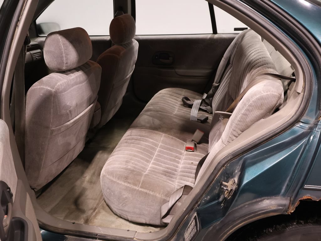 Used 2000 Chevrolet Lumina w/ Preferred Equipment Group FWD image 19