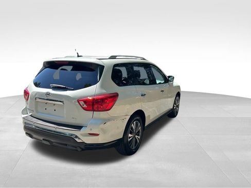 Used 2017 Nissan Pathfinder SV FWD image 5