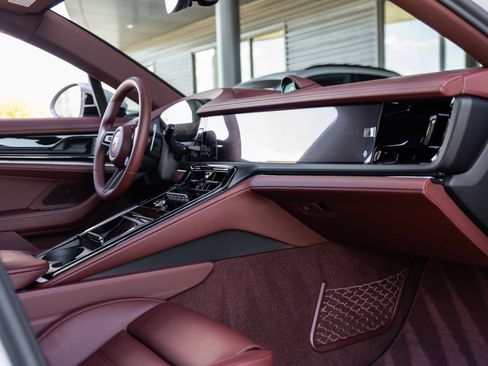 New 2026 Porsche Panamera image 50