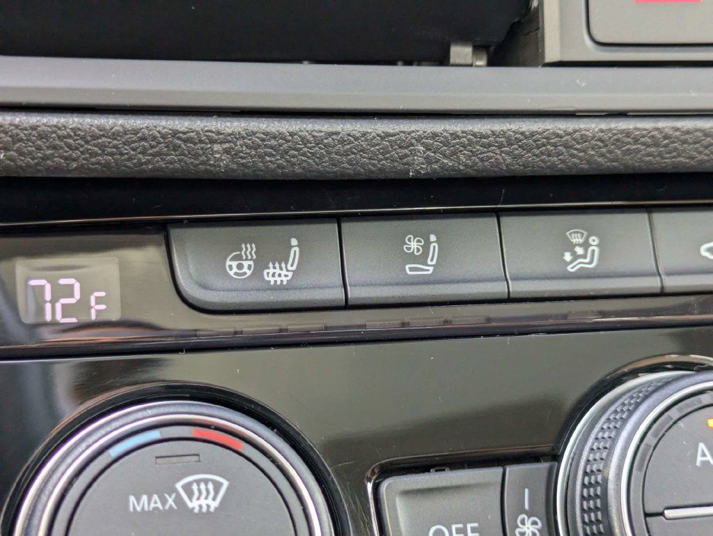 Used 2020 Volkswagen Jetta SEL Premium FWD image 23