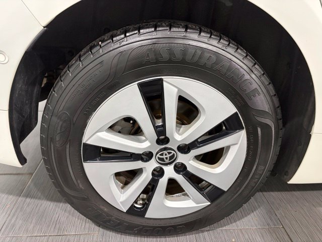 Used 2018 Toyota Prius Four w/ Advanced Technology Package FWD image 24