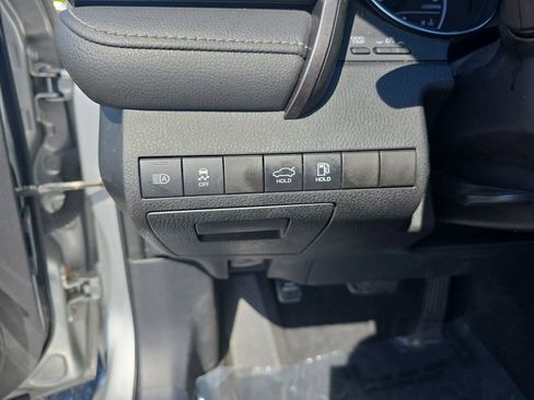 Used 2020 Toyota Camry SE FWD image 28