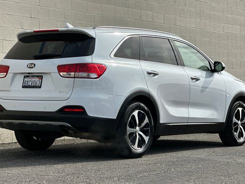 Used 2017 Kia Sorento EX w/ EX V6 Premium Package image 4