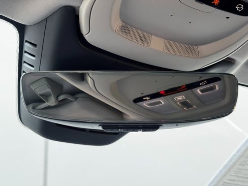 Used 2023 Volvo S90 B6 Plus w/ Protection Package Premier image 32