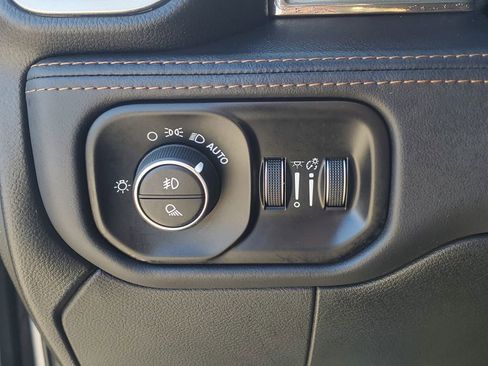 Used 2023 RAM 3500 Limited image 29