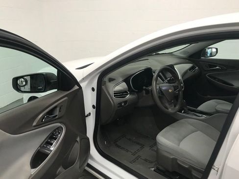 Used 2018 Chevrolet Malibu LS image 11