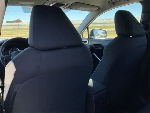 Used 2022 Toyota Corolla Cross LE image 15