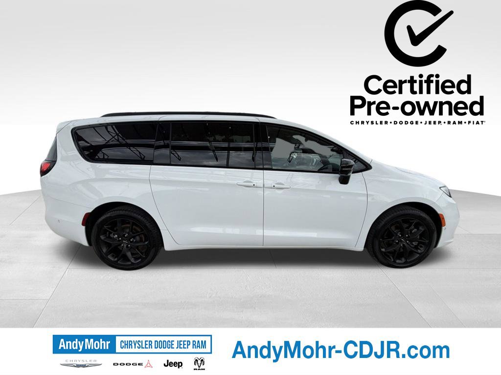 Used 2024 Chrysler Pacifica Limited w/ S Appearance Package AWD/4WD image 8
