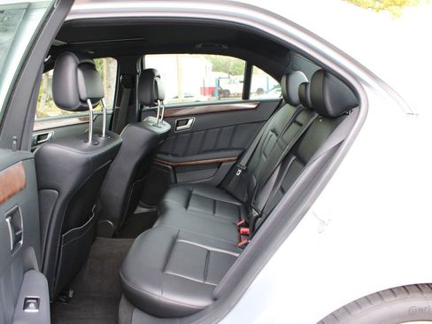 Used 2013 Mercedes-Benz E 350 4MATIC Sedan image 8