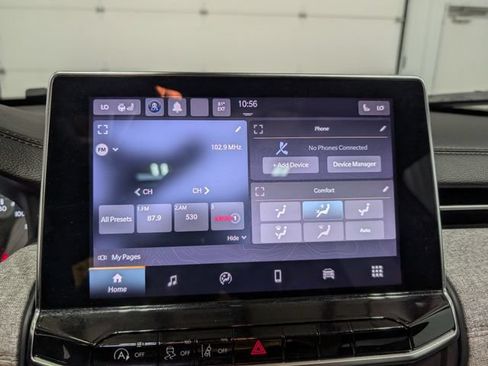 Used 2022 Jeep Compass Latitude w/ Sun and Sound Group AWD/4WD image 21