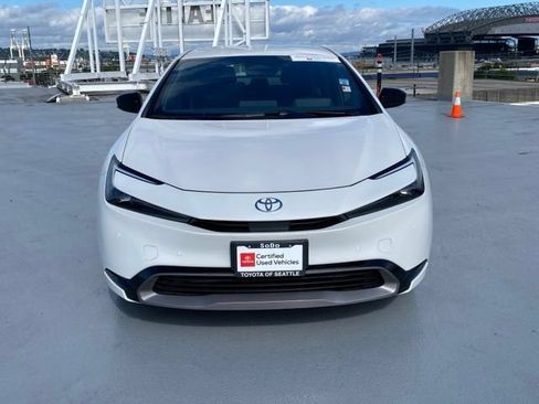 Certified 2025 Toyota Prius XLE AWD/4WD image 5