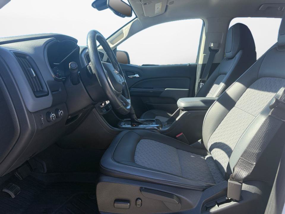 Used 2021 Chevrolet Colorado Z71 AWD/4WD image 11