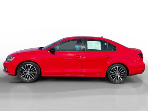 Used 2016 Volkswagen Jetta Sport FWD image 2