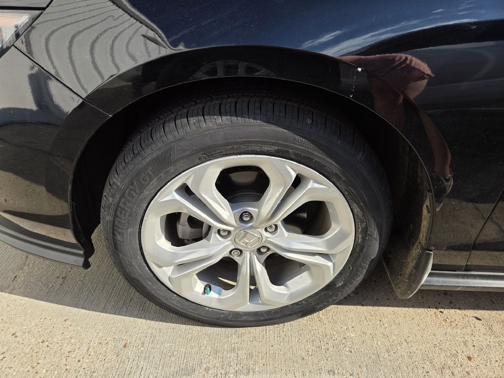 Certified 2024 Honda Accord LX image 3