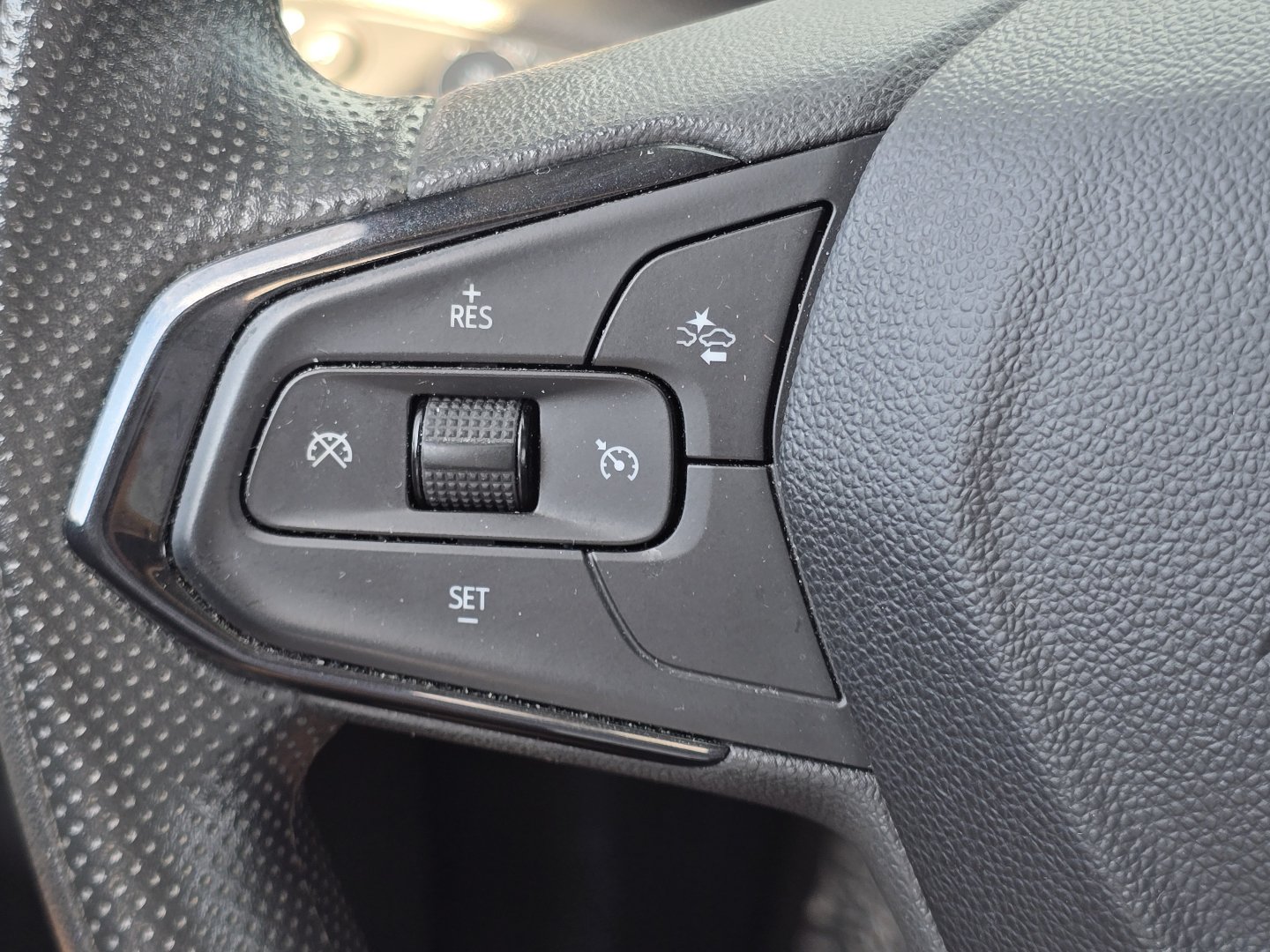 Used 2024 Chevrolet Trax LS FWD image 10