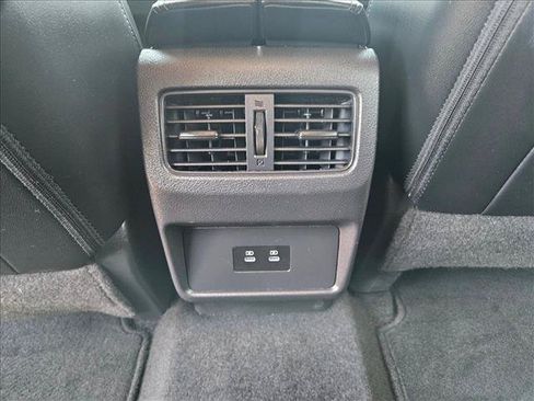 Used 2024 Nissan Rogue SL AWD/4WD image 18