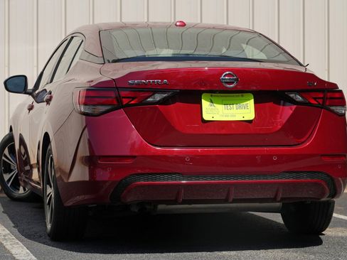 Used 2022 Nissan Sentra SV FWD image 5