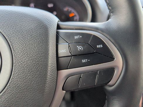 Used 2021 Jeep Grand Cherokee Laredo X RWD image 25