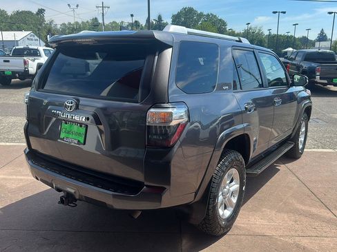 Used 2018 Toyota 4Runner SR5 Premium AWD/4WD image 6