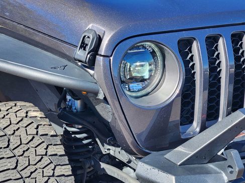 Used 2023 Jeep Gladiator Mojave w/ Cold Weather Group image 27