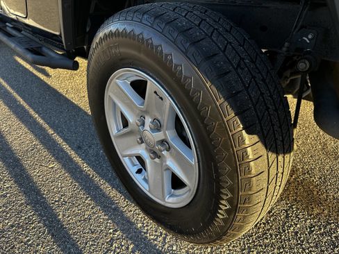 Used 2020 Jeep Gladiator Sport w/ Quick Order Package 24S image 21