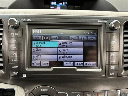 Used 2014 Toyota Sienna Limited image 16