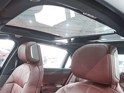 Used 2023 BMW i7 xDrive60 w/ Executive Package 2 AWD/4WD image 34