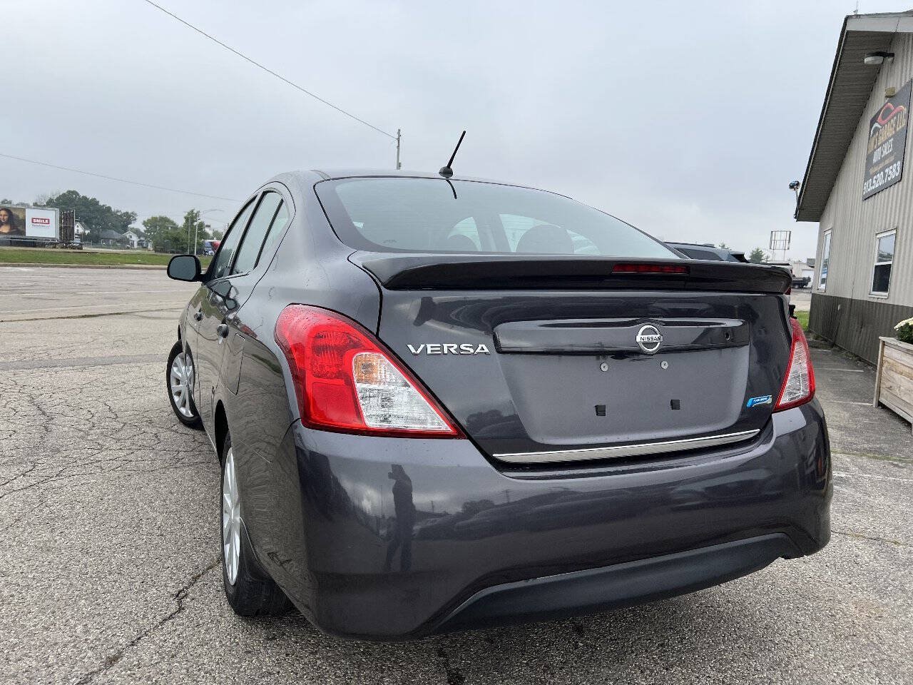 Used 2015 Nissan Versa S Plus FWD image 4