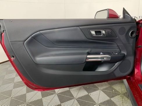 Used 2025 Ford Mustang Premium image 31