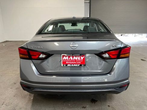 Used 2024 Nissan Altima 2.5 SV FWD image 4