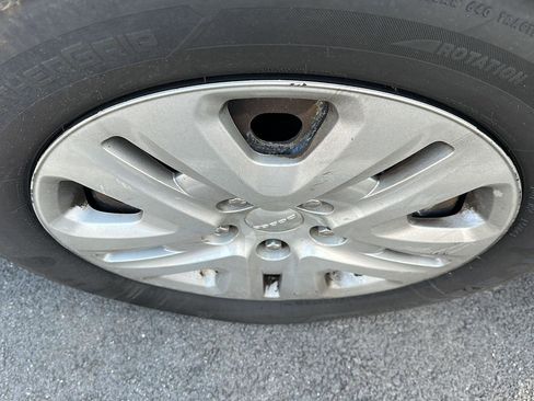 Used 2018 Dodge Grand Caravan SE w/ UConnect Hands-Free Group image 4