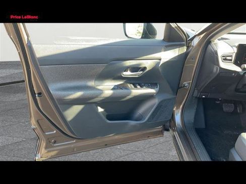 New 2026 Nissan Kicks SV w/ Cold Weather Package FWD image 21