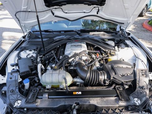 Used 2022 Ford Mustang Shelby GT500 w/ Carbon Fiber Track Pack image 15