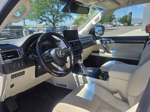Used 2023 Lexus GX 460 Luxury w/ Sport Design Package AWD/4WD image 10