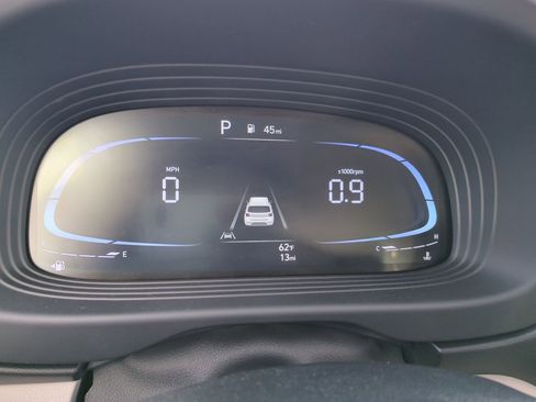 Used 2025 Hyundai Venue SEL image 11