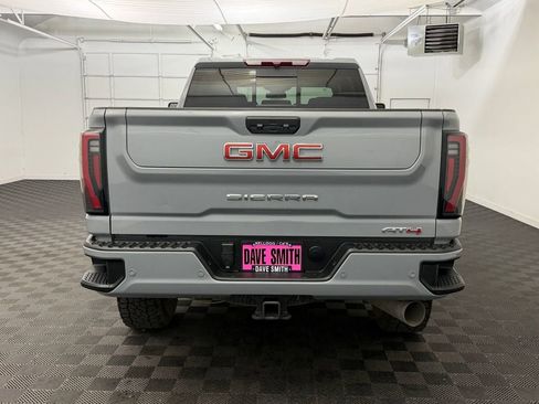 Used 2024 GMC Sierra 3500 AT4 w/ AT4 Preferred Package AWD/4WD image 10