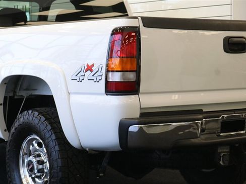 Used 2005 GMC Sierra 2500 SLE w/ Heavy-Duty Power Package AWD/4WD image 41
