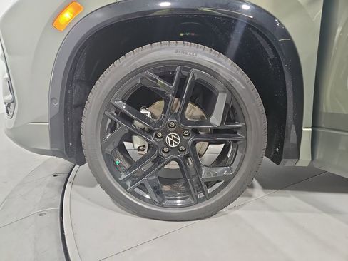 New 2026 Volkswagen Tiguan SE R-Line FWD image 26