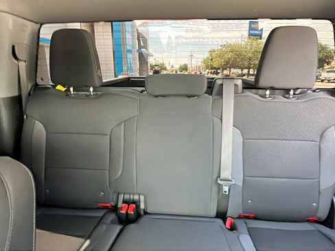 Used 2024 Chevrolet Silverado 1500 Custom image 23