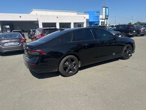 Used 2025 Honda Accord Sport image 3