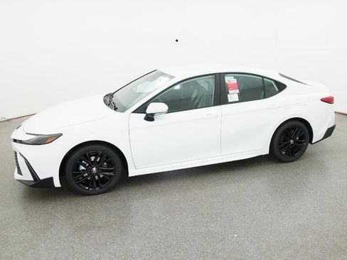 New 2026 Toyota Camry SE FWD image 5