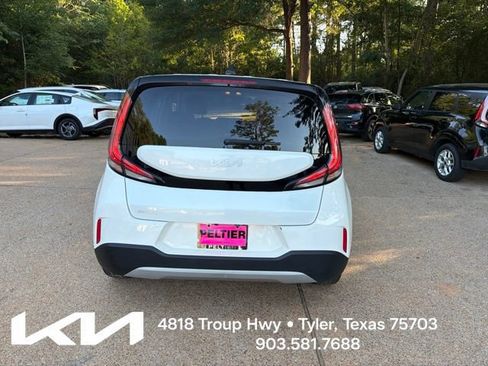 Certified 2024 Kia Soul LX FWD image 8