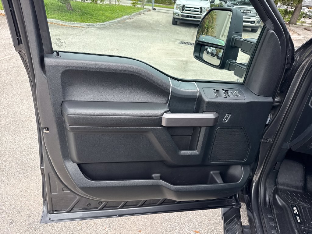 Used 2019 Ford F150 XLT w/ Equipment Group 302A Luxury AWD/4WD image 12