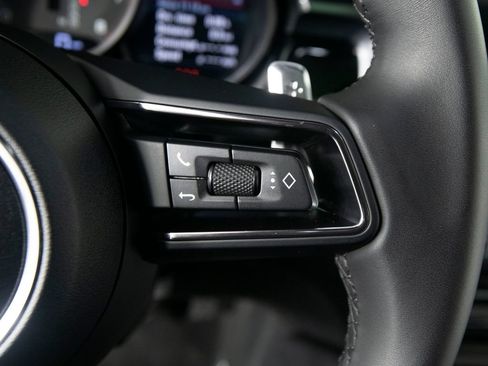 Certified 2026 Porsche Macan AWD/4WD image 25
